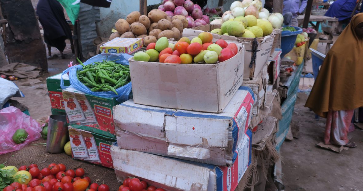 الصومال: نسائم أمل تهبُّ على سوق تعاني أوضاعًا مالية صعبة