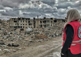عشر سنوات من دراسات القانون الدولي الإنساني حول النزاع السوري