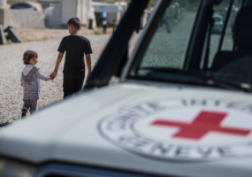 هل يحمل شعار اللجنة الدولية للصليب الأحمر أي دلالات دينية؟ أسئلة يطرحها متابعونا في العراق
