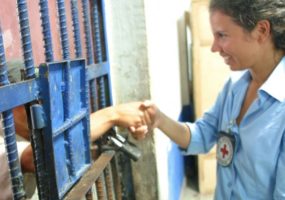 الإفراج عن المحتجزين: 5 أسئلة عن دور اللجنة الدولية للصليب الأحمر