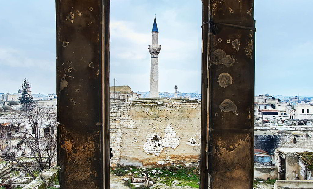 مزيج الفوتوغرافيا والسوشيال ميديا في حلب: لقطات صلاح مرعشي توثق ذاكرة مدينة عمرها بعمر الحياة