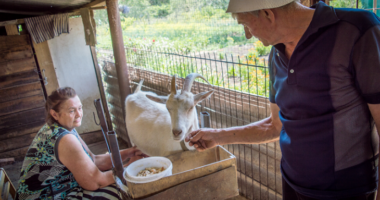 ‘อย่าลืมพวกเรา’: เสียงเล็กๆ จากเจ็ดครอบครัวสุดท้ายในหมูบ้านวาเดียเนีย ประเทศยูเครน