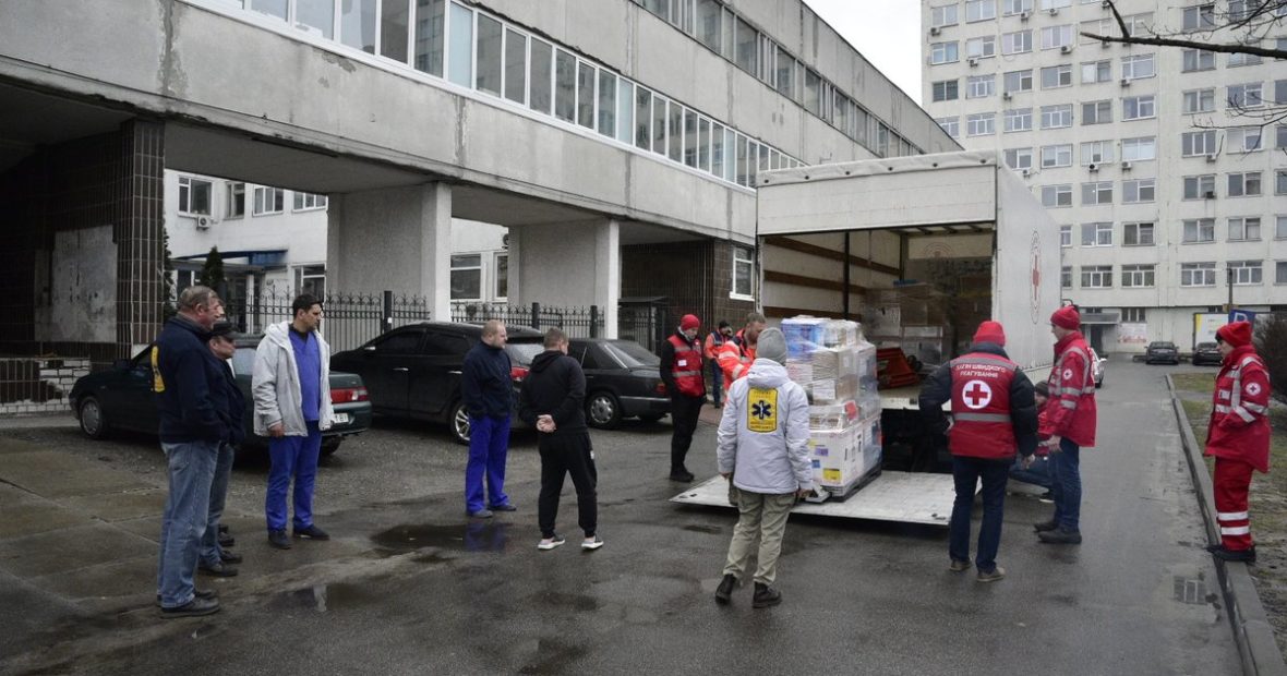 Ukraine: Despite fierce fighting raging, the ICRC responds to the most urgent needs in Mariupol