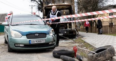 Ukraine: ICRC witnesses scenes of devastation in Bucha