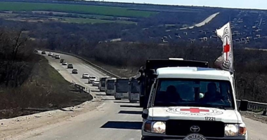 Ukraine: ICRC facilitates safe transport of more than 1,000 civilians to Zaporizhzhia