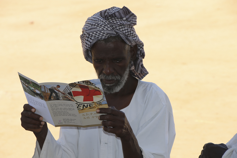 النزوح والقواعد الدولية التي تحكم العمليات العسكرية… إصدارات جديدة من اللجنة الدولية