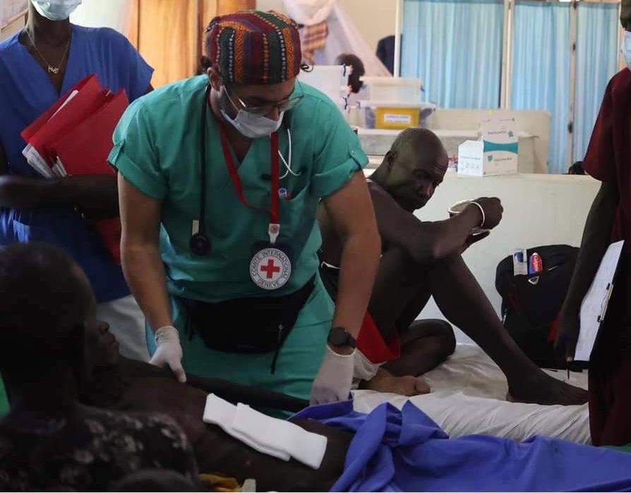 من اليقين إلى المجهول: رحلة طبيب مصري في خدمة الإنسانية