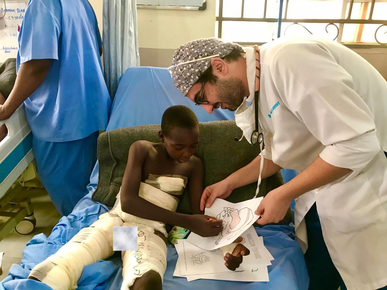 من اليقين إلى المجهول: رحلة طبيب مصري في خدمة الإنسانية