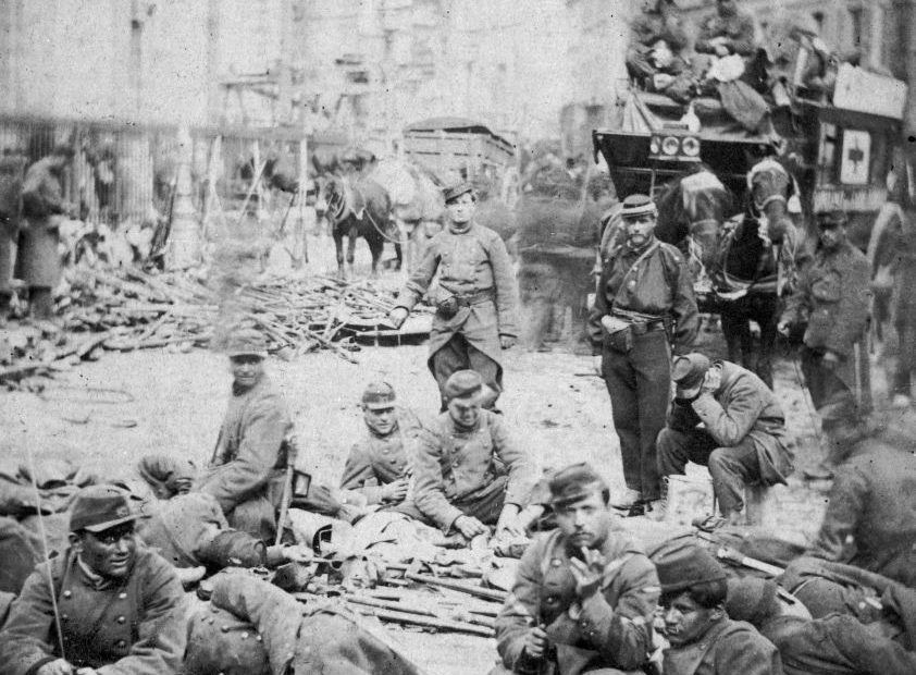 La Croix-Rouge présente dans le premier photo-reportage de l’histoire ?