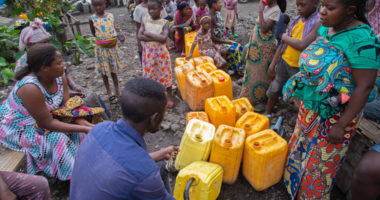 RDC : sous la menace du volcan, la population de Goma s’enfuit, une crise humanitaire majeure se profile