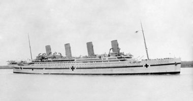 L’insubmersible Violet Constance Jessop, hôtesse de bord puis infirmière