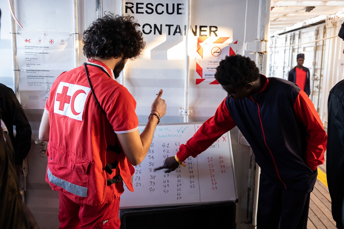 Dispositif Salamat : Rétablir les liens familiaux à bord de l’Ocean Viking