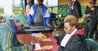 Papua New Guinea: Tribal Fighters Bring Back Traditional Rules of Fighting and Turn Them Into Law