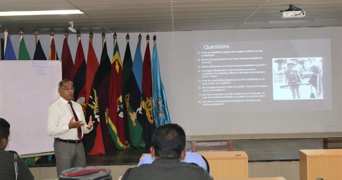 Sri Lanka: Discussions on Buddhism and IHL with the Security Forces