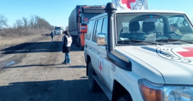 אוקראינה: אספקת סיוע נחוץ-בדחיפות לאנשים הלכודים בדבלצבה