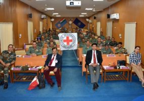 Indian military officers conversing IHL with ICRC experts