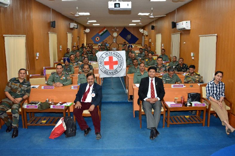 Indian military officers conversing IHL with ICRC experts