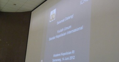 Kuliah Umum Standar Kepolisian Internasional bagi Taruna Taruni Akpol