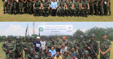 40 Prajurit Melakukan Simulasi Perang dalam Foto