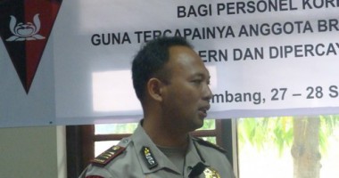 Sosialisasi Standar Kepolisian Internasional dan VCD Dilematis Anggota Brimob di Palembang