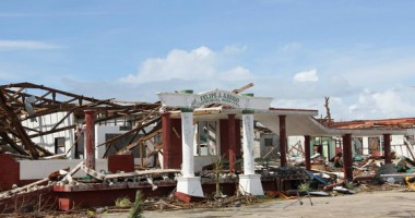 Wilayah Pesisir dari Guiuan Filipina yang Telah Hancur