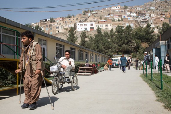 Afghanistan : Mencetak profesional untuk bantu korban perang yang terluka dan cacat