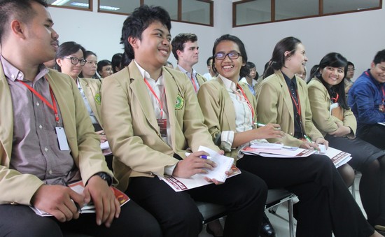 Kunjungan Akademik Unpar Bandung ke Kantor ICRC