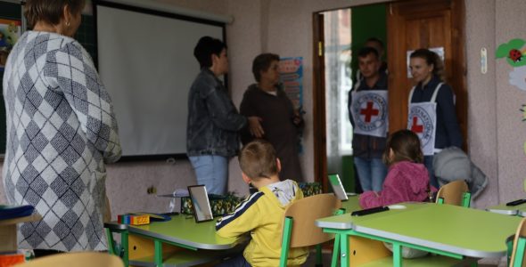 Освіта попри обстріли та повітряні тривоги: як українські діти продовжують навчання