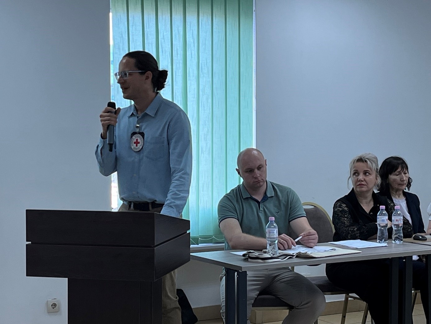 Томас Форстер, глава субделегації Міжнародного Комітету Червоного Хреста (МКЧХ) в м. Дніпрі, виступ в рамках круглого столу на тему «Міжвідомча взаємодія щодо медичного забезпечення військовополонених»