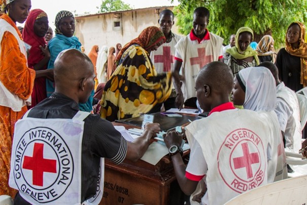 Майдугурі, Нігерія. Роздача продуктів харчування. CC BY-NC-ND / ICRC / J.Redondo