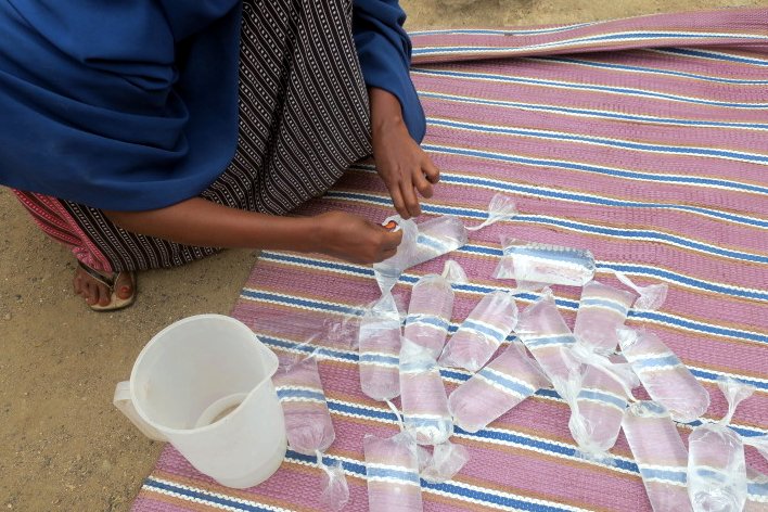 Somalia: Bags of water feed a family after pump is restored