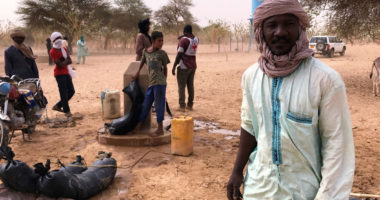 Mali : accès à l’eau en plein désert pour 60 familles déplacées par le conflit