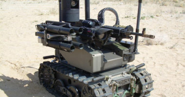Le CICR exhorte les Etats à réglementer strictement armes autonomes et autres robots tueurs