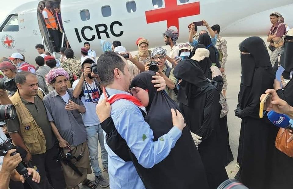 Yémen / Arabie Saoudite : le CICR organise les retrouvailles entre 900 détenus libérés et leurs proches