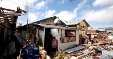 Philippines: Surviving Typhoon Haiyan (video)