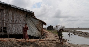 Myanmar: Fuel helps displaced people in Rakhine to cook their food