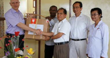 Donasi Peralatan Operasi Katarak untuk Rumah Sakit Dian Harapan, Papua