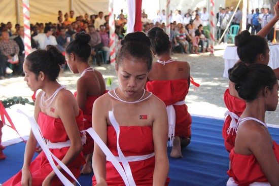 Salah satu tarian tradisional Timor Leste yang ditampilkan guna memeriahkan acara ini. ©ICRC/Mia Pitria