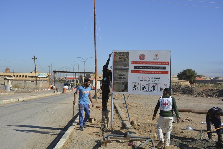 Iraq: installation of warning signs in contaminated areas near Najaf