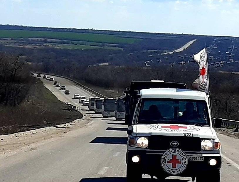 Ukraine: ICRC facilitates safe transport of more than 1,000 civilians to Zaporizhzhia