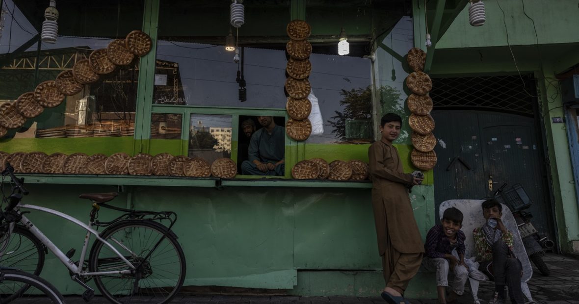 Afghanistan: People suffer as spending capacity shrinks and prices rise