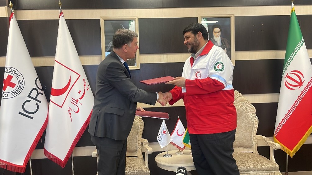 Signing a Memorandum of Understanding (2024-2029) between the International Committee of the Red Cross (ICRC) and the Iranian Red Crescent Society (IRCS)