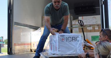 اوکراین: با تشدید مبارزات در اطراف خارکیف، کمیته بین‌المللی صلیب سرخ حمایت از آوارگان را افزایش می‌دهد