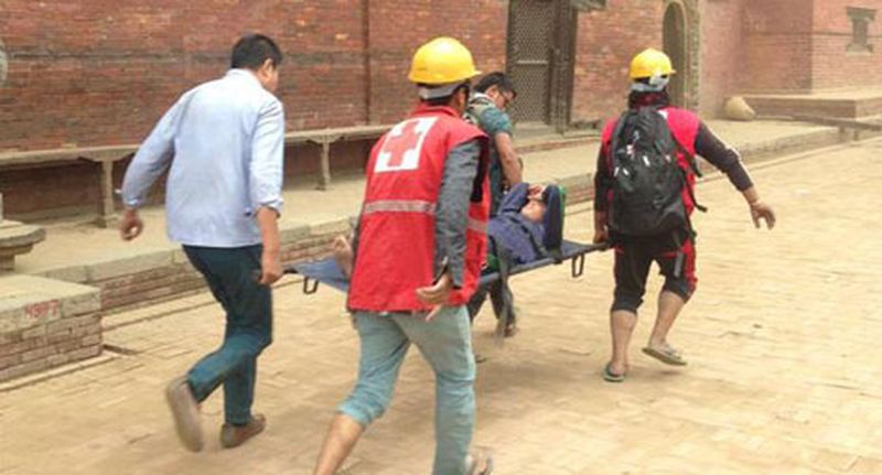 नेपाल भूकम्प पीडितलाई सहयोग र परिवार भेटघाट