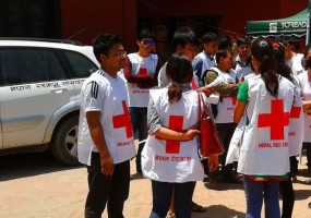 भूकम्पले ल्याएको विपत्मा स्वयंसेवा गर्न हरेक दिन १०० बेसी नेपाली युवाहरु