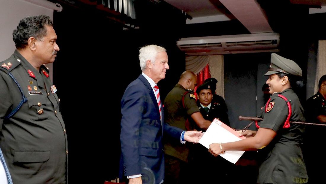 कोलंबो में आईसीआरसी और डायरेक्टरेट फॉर ओवरसीज ऑपरेशंस द्वारा सेना के प्रशिक्षकों के लिए पहले ट्रेनिंग ऑफ ट्रेनर्स पाठ्यक्रम का संचालन