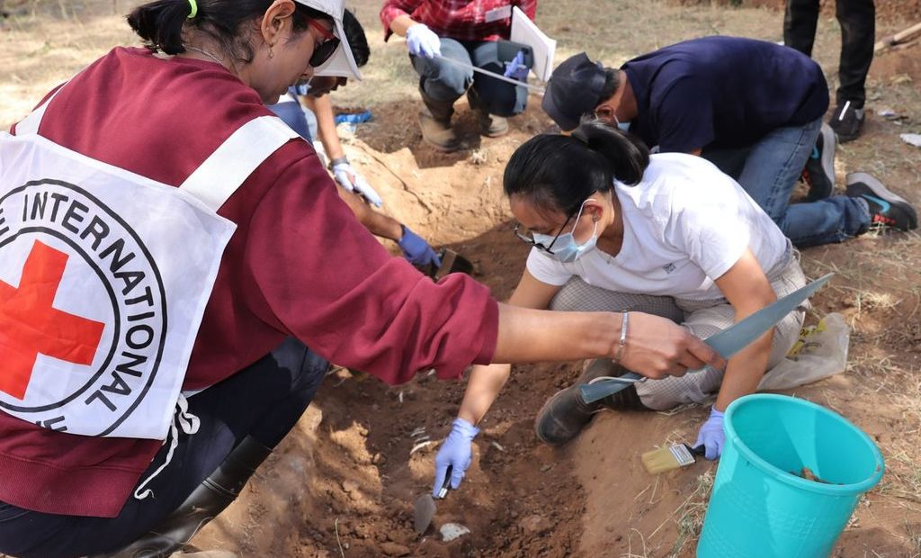 Forensic short courses on search and excavation of bodies from unmarked burials and forensic fingerprint photography