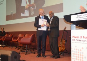 Dr. Ahmed awarded Henry Dunant Medal for outstanding humanitarian service