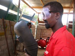 Jamal Hassan, a detainee, at work in the prison. ©ICRC/Mohamud Miraj