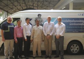 รถตู้ช่วยเหลือผู้พิการคันแรกของกัมพูชา